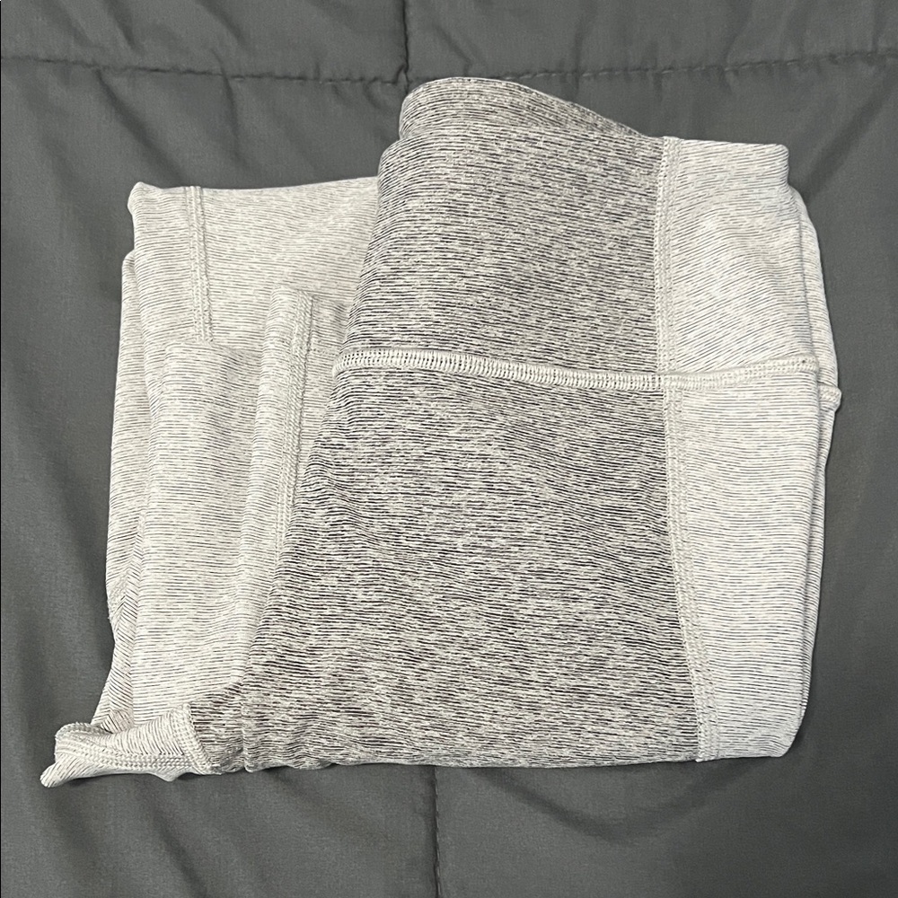 Outdoor Voices Dove/Ash Two Tone Warm Up Legging Size Small